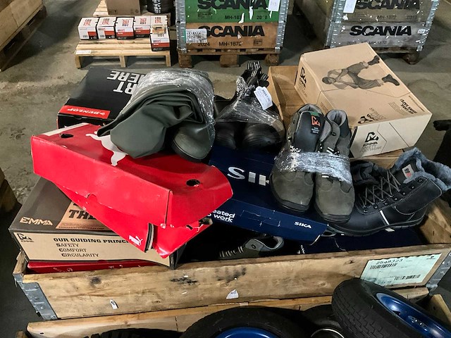 Diverse werkschoenen - afbeelding 1 van  8