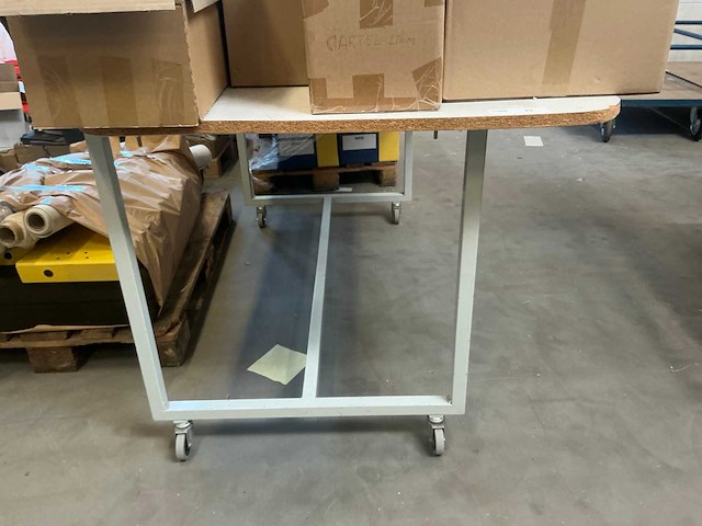 Diverse werktafels (3x) - afbeelding 2 van  6