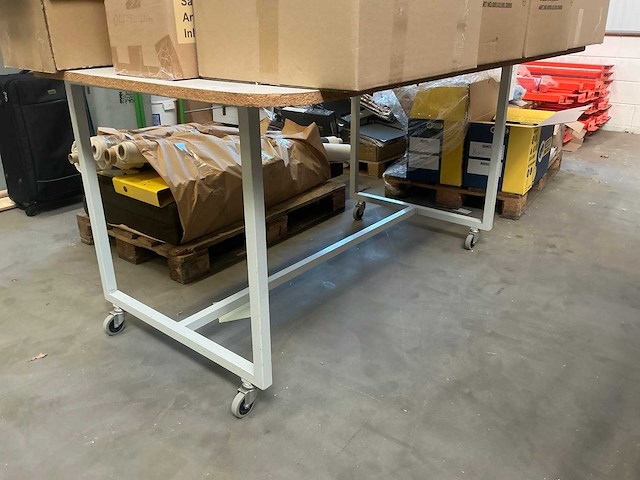 Diverse werktafels (3x) - afbeelding 3 van  6