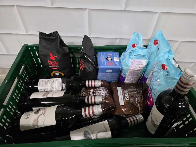 Diverse wijn, koffie en toppings - afbeelding 1 van  3