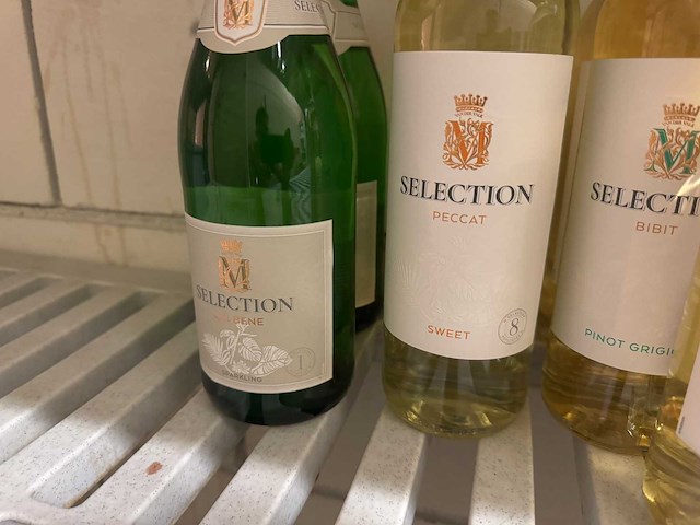 Diverse wijnen - afbeelding 3 van  4