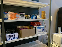 Diverse winkelbenodigdheden - afbeelding 1 van  6