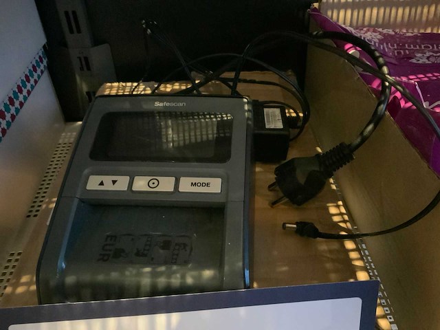 Diverse winkelbenodigdheden - afbeelding 2 van  6