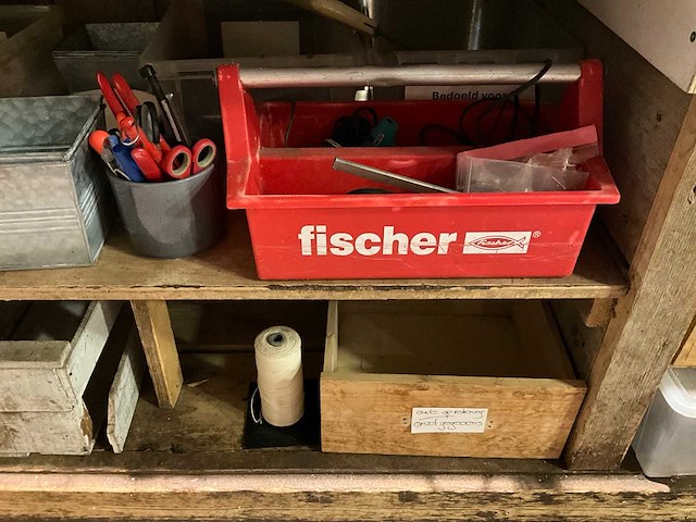 Diverse winkelbenodigdheden - afbeelding 2 van  2