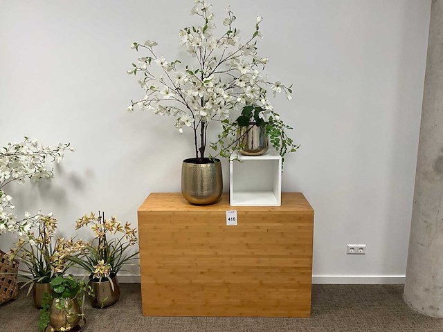 Diverse winkelinventaris en decoratie - afbeelding 2 van  8