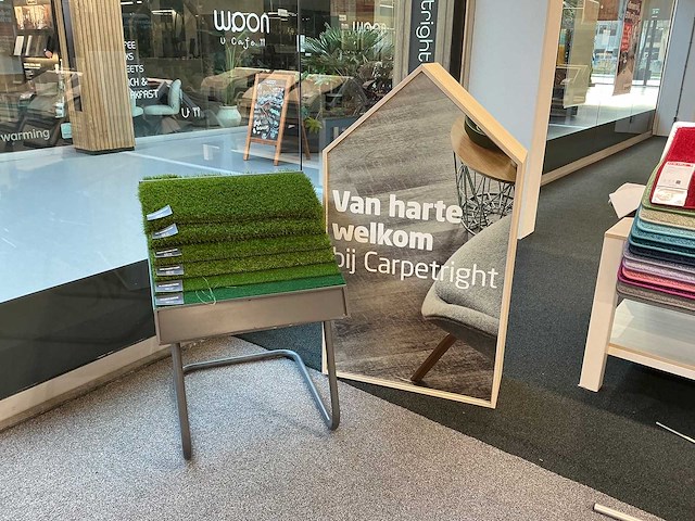 Diverse winkelmeubels - afbeelding 1 van  3