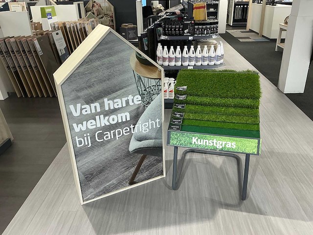 Diverse winkelmeubels - afbeelding 1 van  4