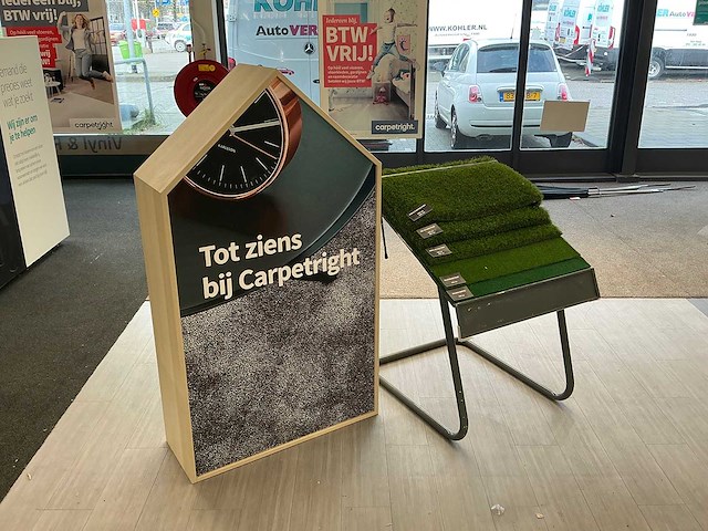 Diverse winkelmeubels - afbeelding 1 van  4