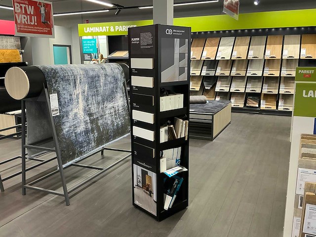 Diverse winkelmeubels - afbeelding 3 van  4