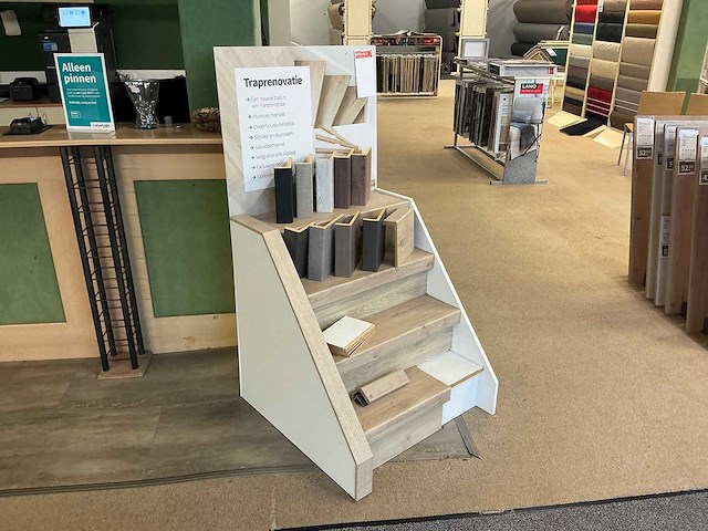 Diverse winkelmeubels - afbeelding 1 van  5