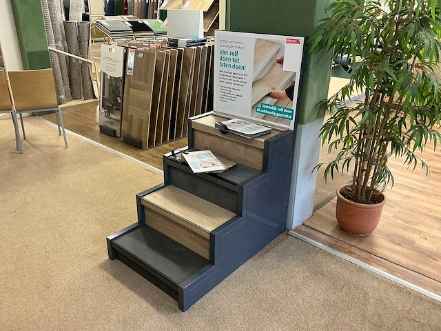 Diverse winkelmeubels - afbeelding 2 van  5