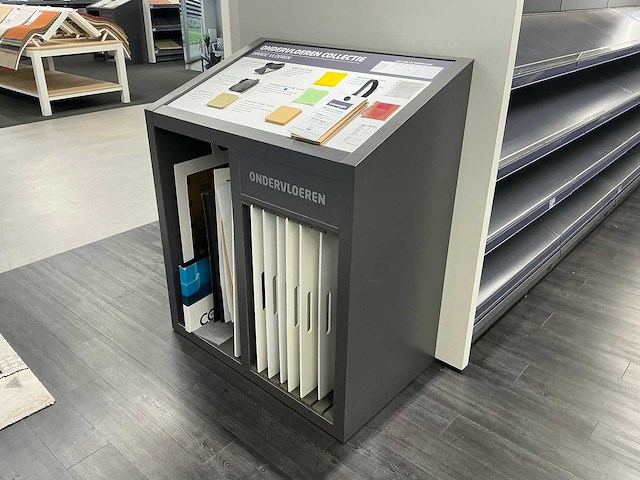 Diverse winkelmeubels - afbeelding 6 van  7