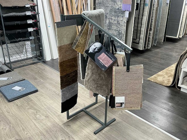 Diverse winkelmeubels - afbeelding 5 van  7