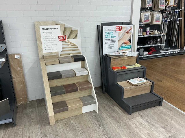 Diverse winkelmeubels - afbeelding 1 van  7
