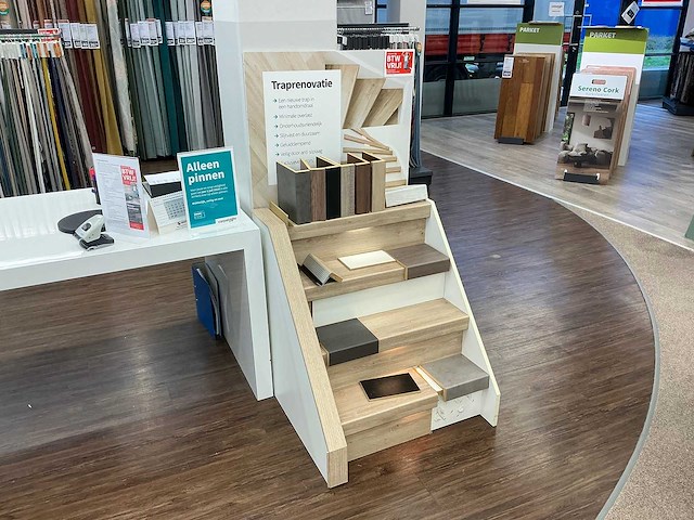 Diverse winkelmeubels - afbeelding 3 van  5