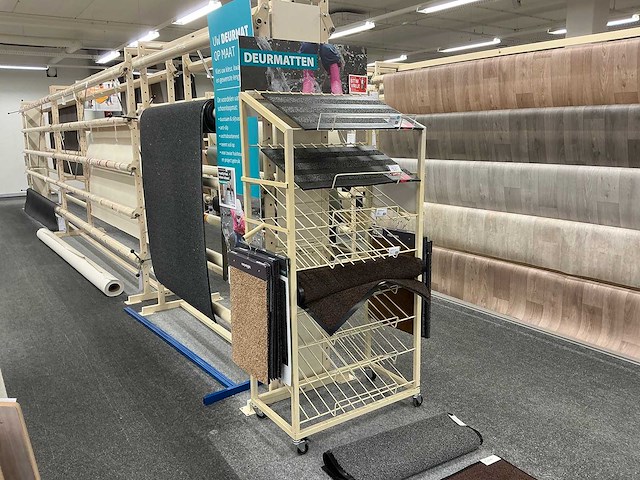 Diverse winkelmeubels - afbeelding 5 van  5