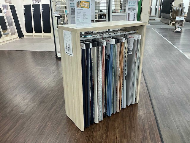 Diverse winkelmeubels - afbeelding 1 van  6