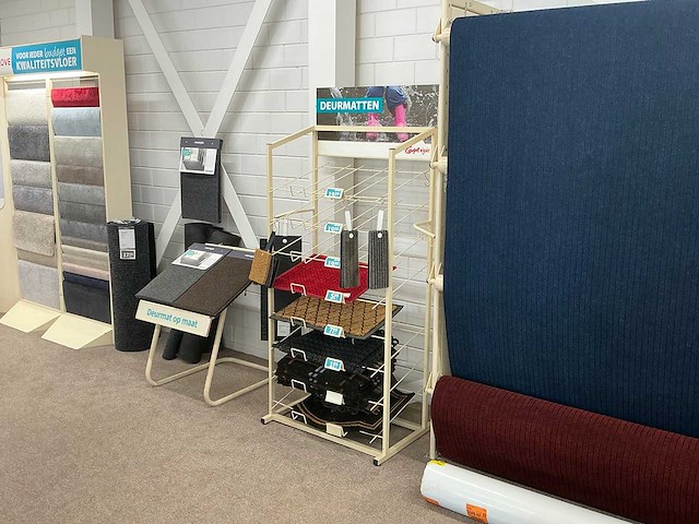 Diverse winkelmeubels - afbeelding 2 van  4