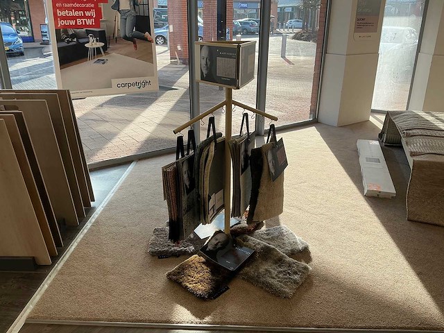 Diverse winkelmeubels - afbeelding 4 van  4