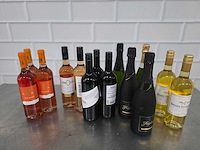 Diverse witte, rosé en rode wijn fles (14x) - afbeelding 1 van  3