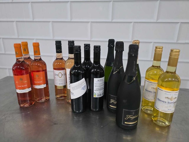 Diverse witte, rosé en rode wijn fles (14x) - afbeelding 3 van  3