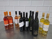Diverse witte, rosé en rode wijn fles (14x) - afbeelding 3 van  3