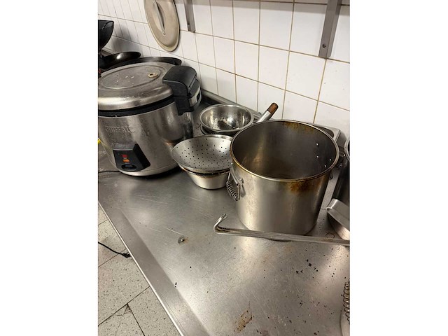 Diverse wokbranders op gas en keukengerei - afbeelding 10 van  13