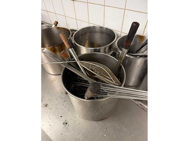 Diverse wokbranders op gas en keukengerei - afbeelding 13 van  13