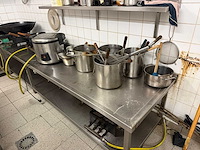 Diverse wokbranders op gas en keukengerei - afbeelding 1 van  13