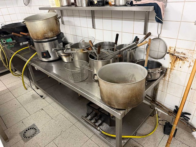 Diverse wokbranders op gas en keukengerei - afbeelding 3 van  13