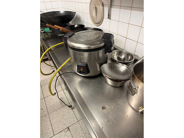 Diverse wokbranders op gas en keukengerei - afbeelding 5 van  13