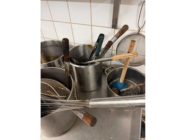Diverse wokbranders op gas en keukengerei - afbeelding 7 van  13