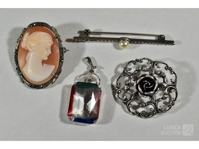 Diverse zilveren sieraden - afbeelding 1 van  8