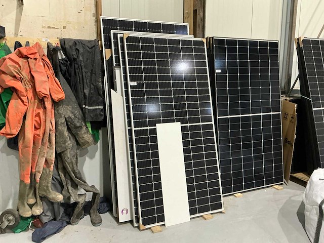 Diverse zonnepanelen (15x) - afbeelding 1 van  5