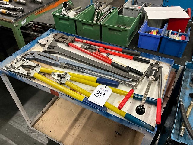 Diverse zware handgereedschapen (7x) - afbeelding 1 van  8