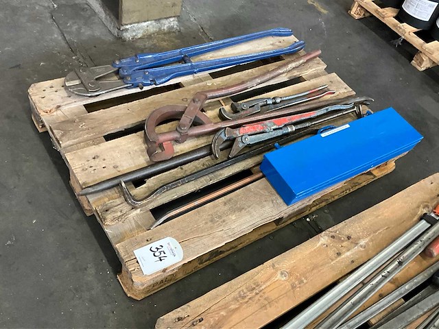 Diverse zware handgereedschapen (8x) - afbeelding 1 van  6