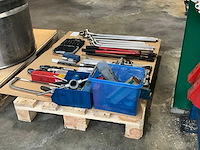 Diverse zware handgereedschappen - afbeelding 3 van  9