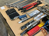 Diverse zware handgereedschappen - afbeelding 6 van  9