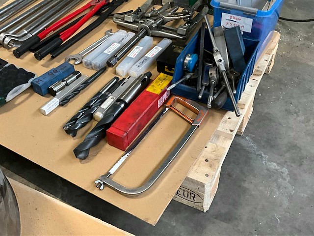 Diverse zware handgereedschappen - afbeelding 9 van  9