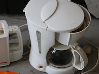 Diversen bestaande uit o.a. koffiezetmachine & hollandia waterkoker - afbeelding 2 van  5