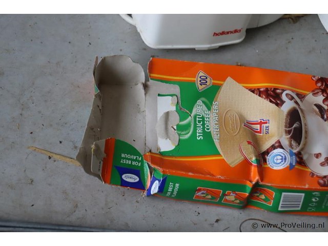 Diversen bestaande uit o.a. koffiezetmachine & hollandia waterkoker - afbeelding 4 van  5