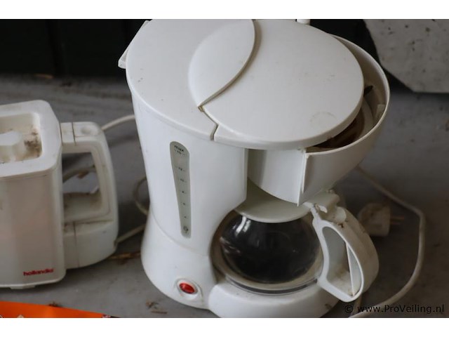 Diversen bestaande uit o.a. koffiezetmachine & hollandia waterkoker - afbeelding 2 van  5