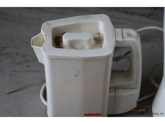 Diversen bestaande uit o.a. koffiezetmachine & hollandia waterkoker - afbeelding 3 van  5