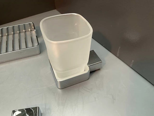 Diversen emco toiletaccesoires - afbeelding 4 van  4