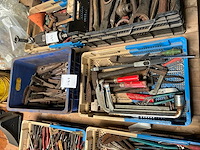Diversen gereedschappen - afbeelding 1 van  5