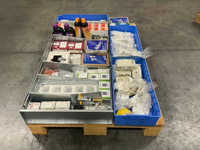 Diversen installatiematerialen - afbeelding 3 van  10