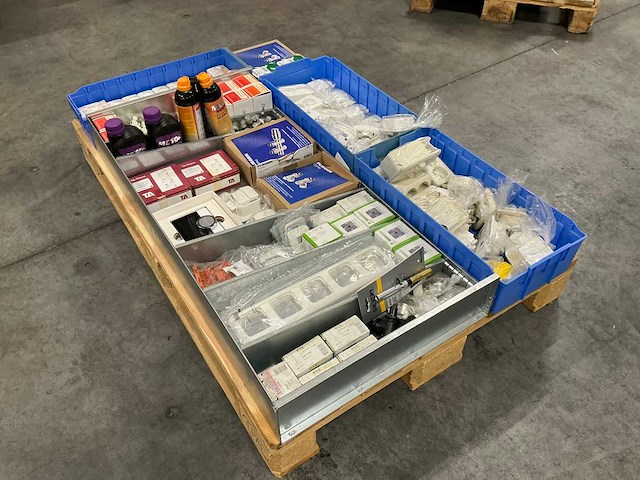Diversen installatiematerialen - afbeelding 4 van  10