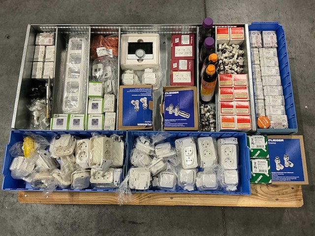 Diversen installatiematerialen - afbeelding 7 van  10