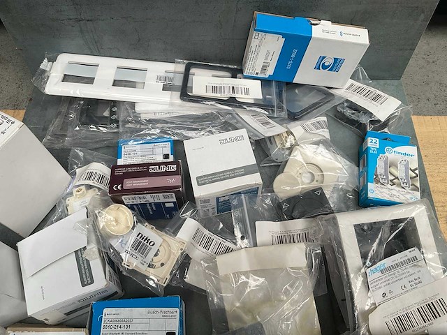 Diversen jung bosch-jaeger hager siemens eaton elektra materiaal - afbeelding 5 van  5