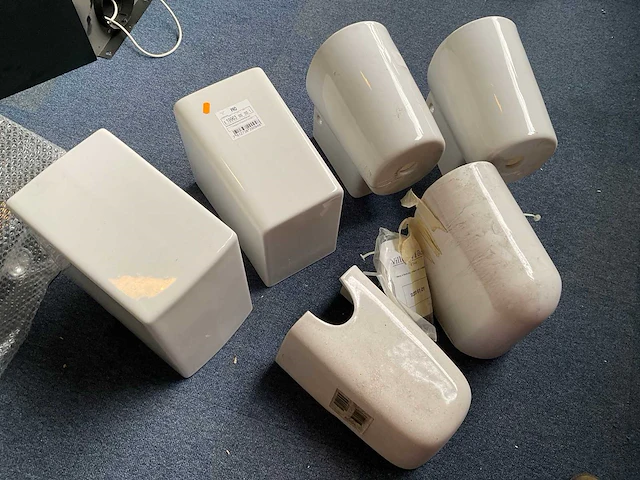 Diversen keramische sifonkappen - afbeelding 2 van  3
